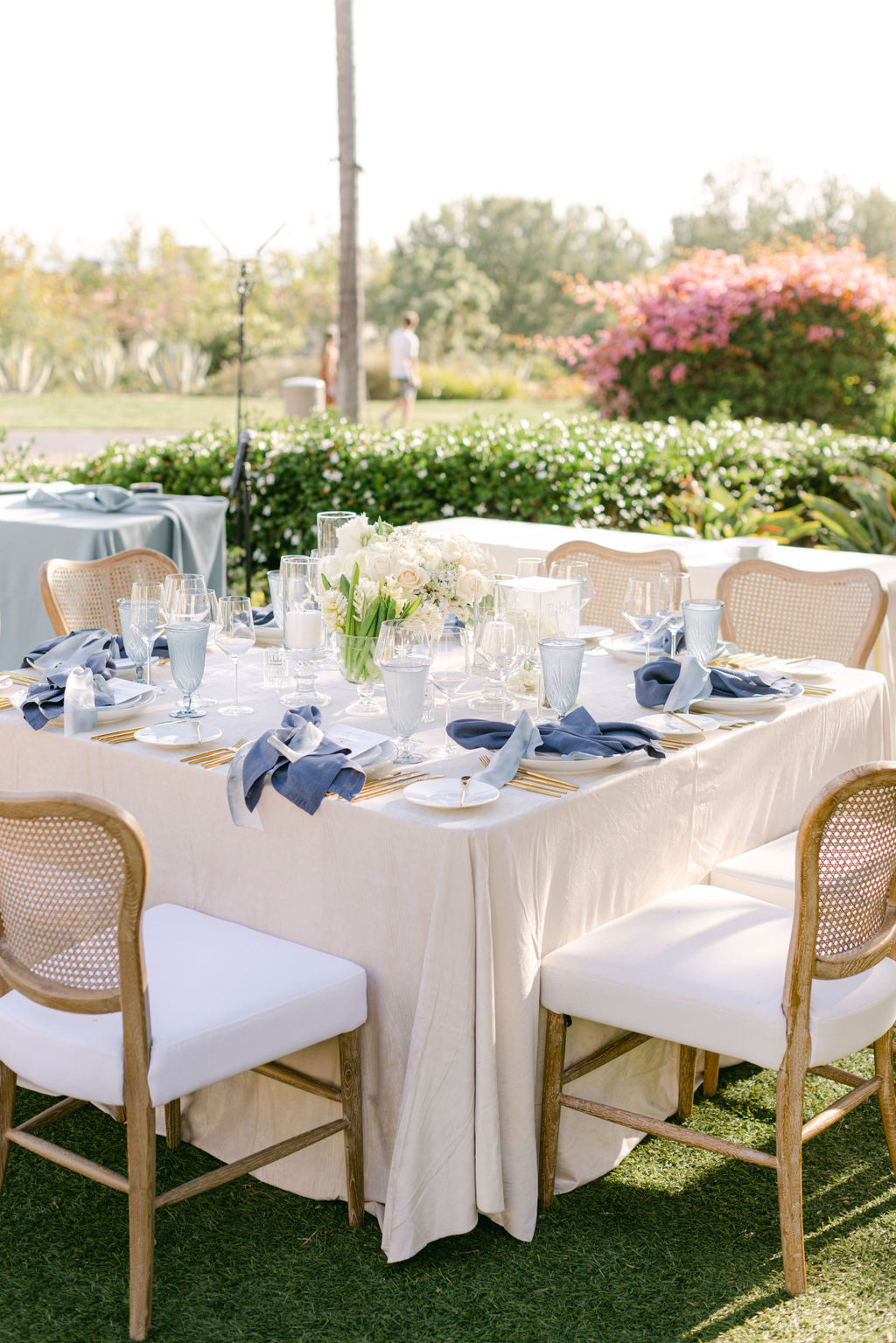 The long tables at dinner