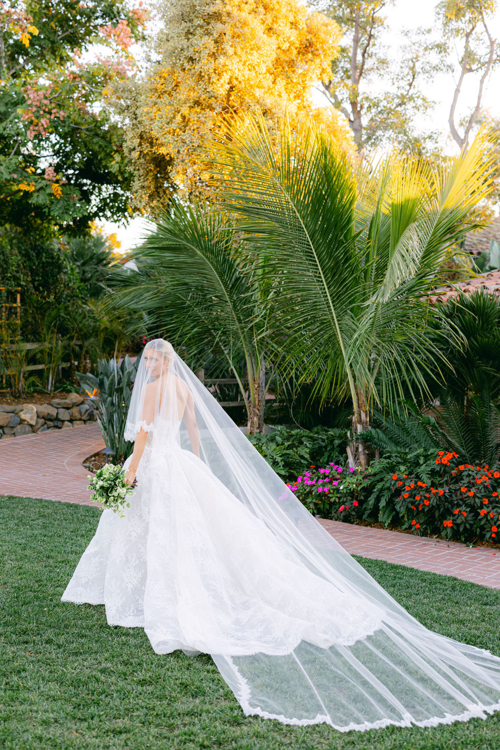 A kiss beneath the veil at the Inn at Rancho Santa Fe