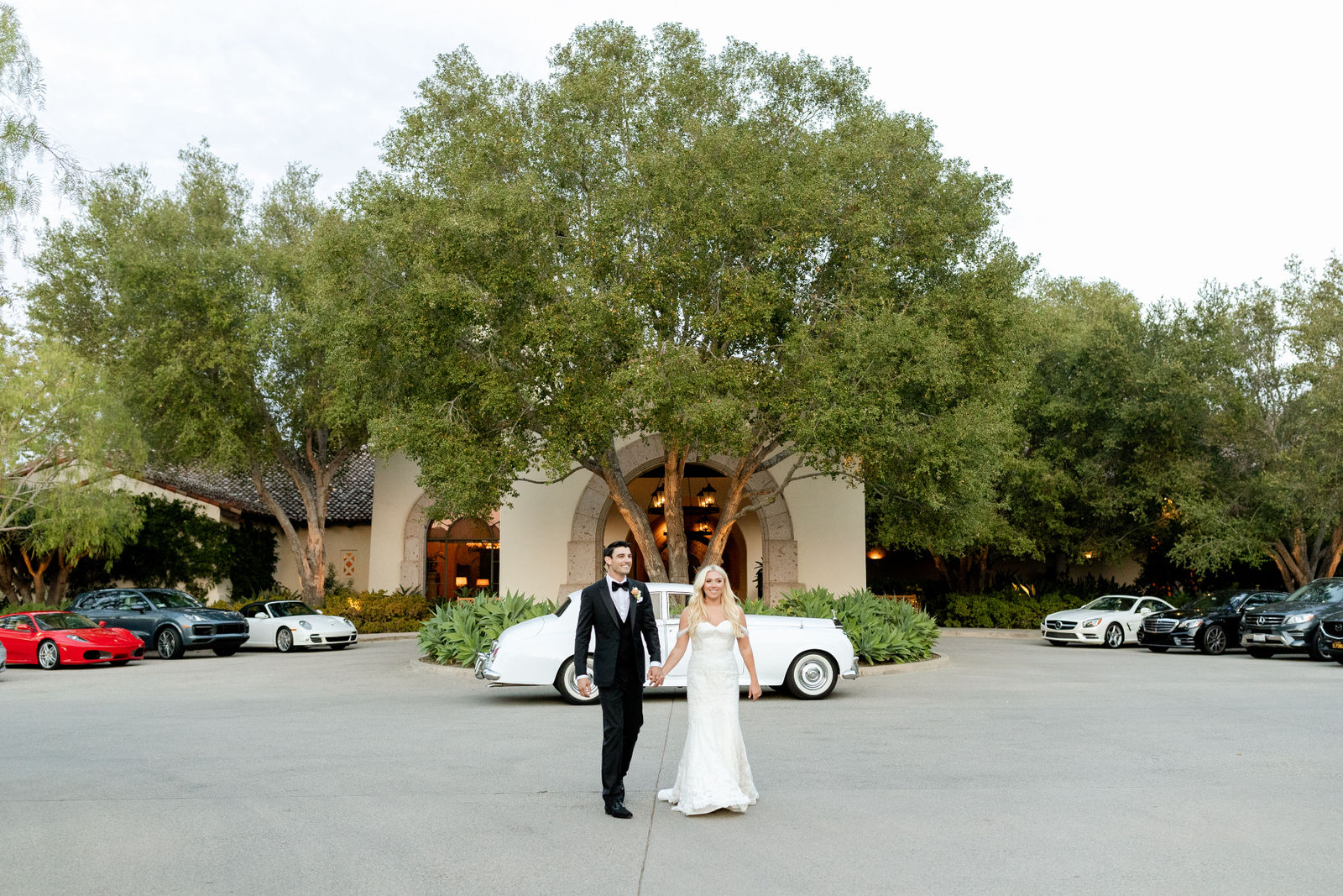 The couple at the motor court beneath the oak